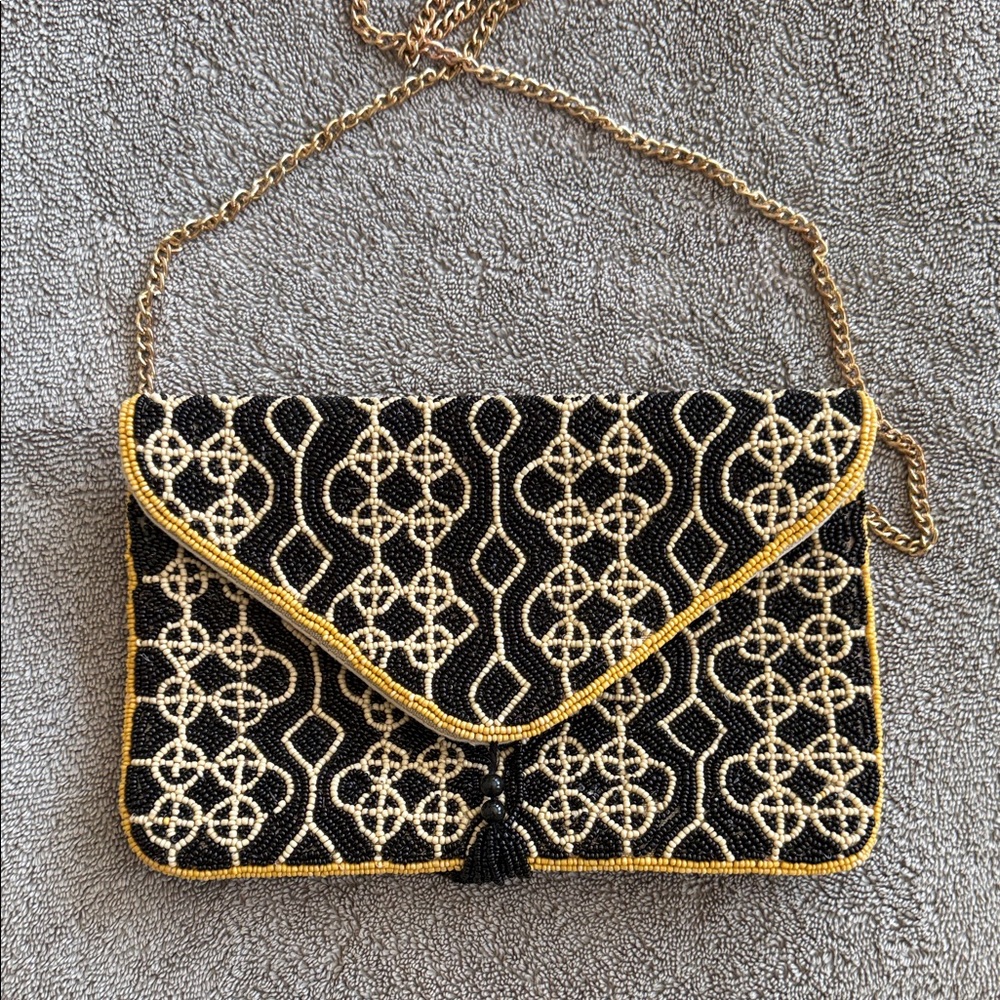 Elegant Black and Gold Chain Shoulder Bag